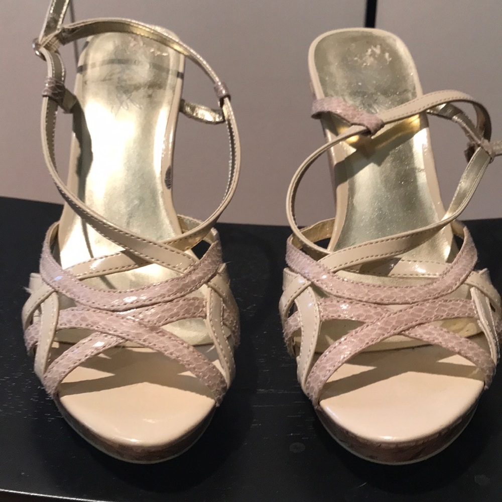 Wedge heel shoes